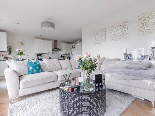 2 Bed Flat, Trumpington, CB2