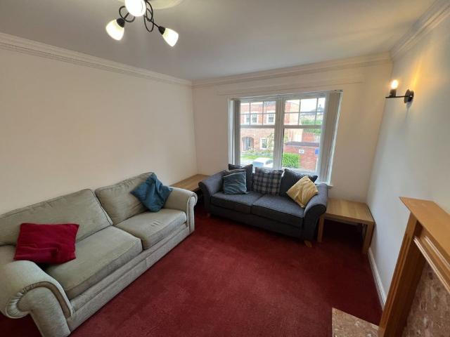 2 Bed Flat, Upper Gray Street, EH9