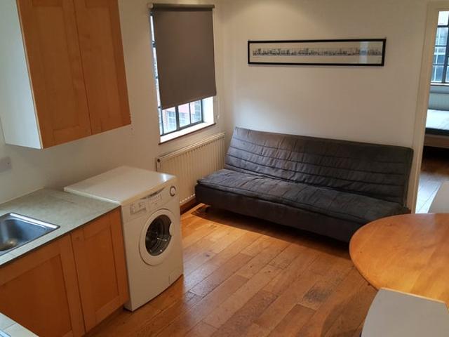 2 Bed flat w. roof terrace in Whitechapel 31st Jul