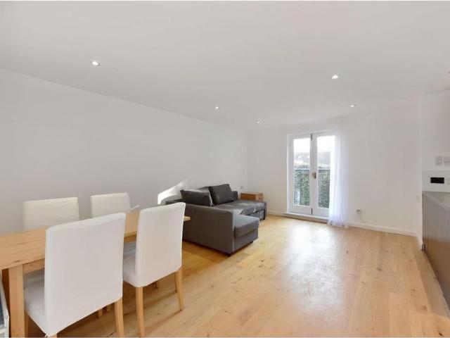 2 Bed Flat, Wapping High Street, E1W