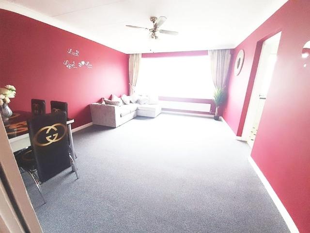 2 Bed Flat, Wellwood Road, IG3