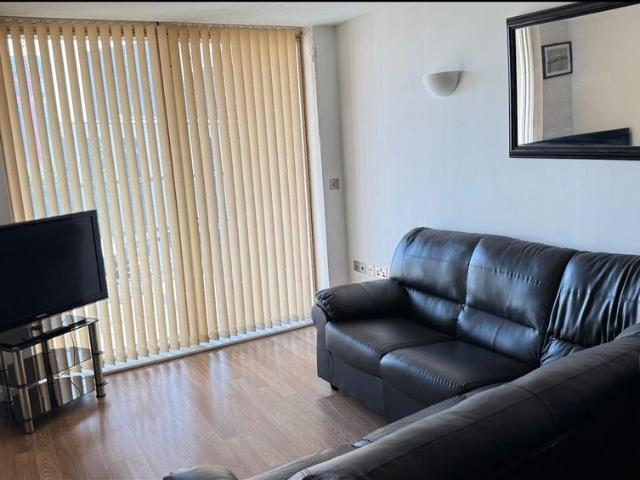 2 Bed Flat, Wellington St, LS1