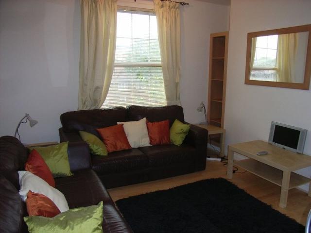 2 Bed Flat, Wengham House, W12