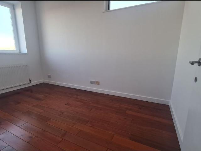 2 Bed Flat, Whitehorse Road, CR0