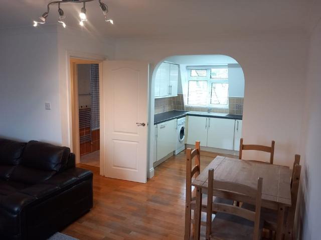 2 Bed Flat, Windsor Street, LU1