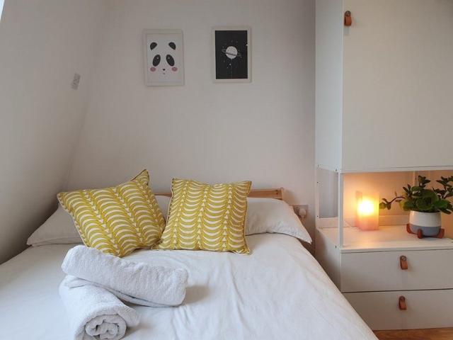 2 Bed Flat with Terrace N1