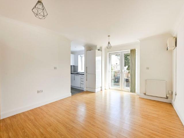 2 Bed Flat, Woodbury Close, CR0