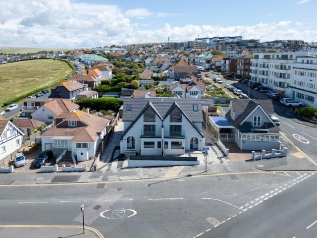 2 Bed Flat 1st Floor