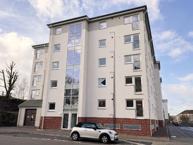 2 Bed, Flat