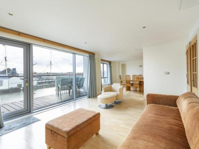 2 Bed Flat