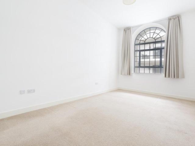 2 Bed Flat