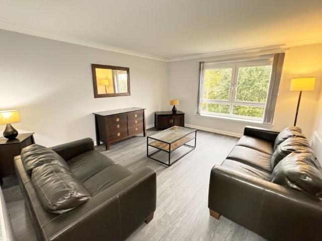 2 Bed, Flat