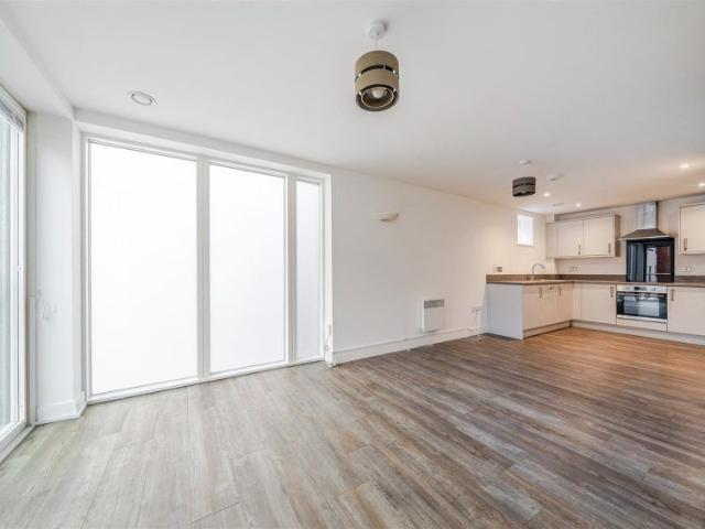 2 Bed Flat