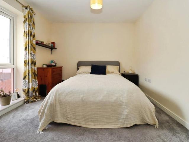 2 bed furnished coach house short term let