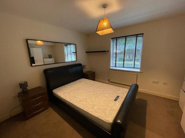 2 Bed Furnished Apartment in the Heart of Farsley
