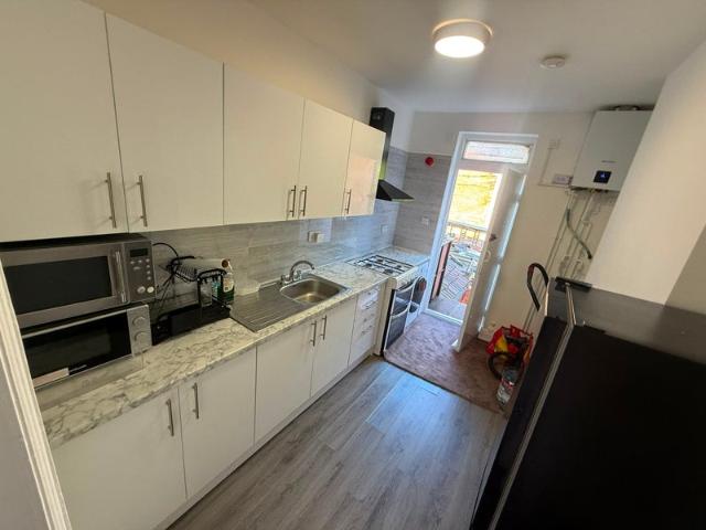 2 Bed Furnished Flat Selly Oak, Birmingham