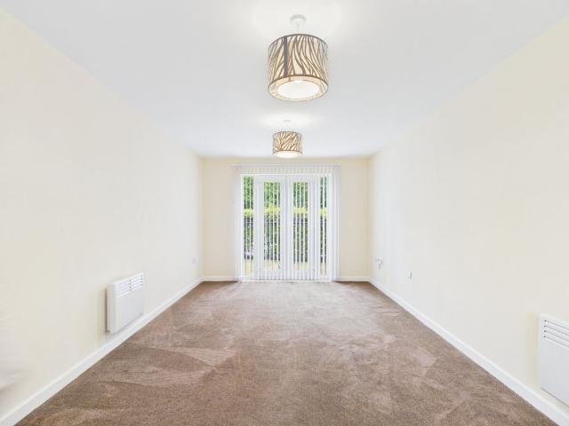2 bed ground floor flat to rent in Balmoral Way, Birmingham, B14
