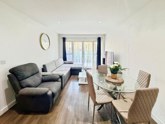 2 bed ground floor flat to rent in St. Andrews Way, Hertfordshire, WD19