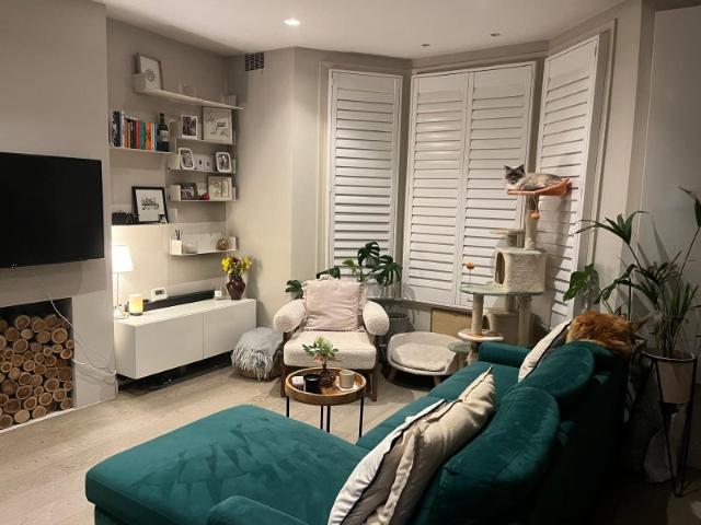 2 Bed Ground Floor Flat Cat Sitting Required