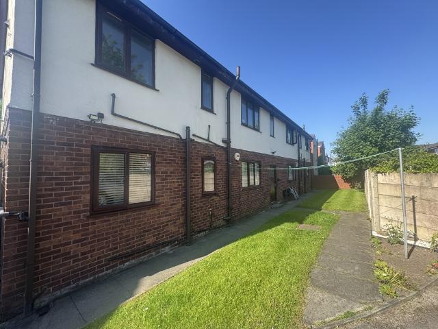2 Bed Ground Floor Flat for rent