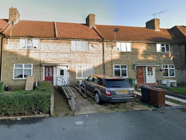 2 bed house to rent in bonham road, dagenham, rm8