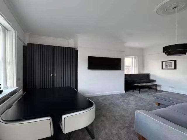 2 bed house to rent in Brooke Street, Cleckheaton, BD19
