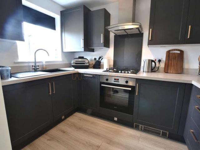 2 bed house to rent