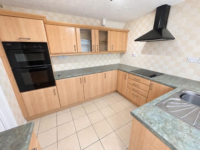 2 bed house to rent
