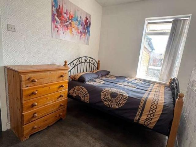 2 bed house to rent