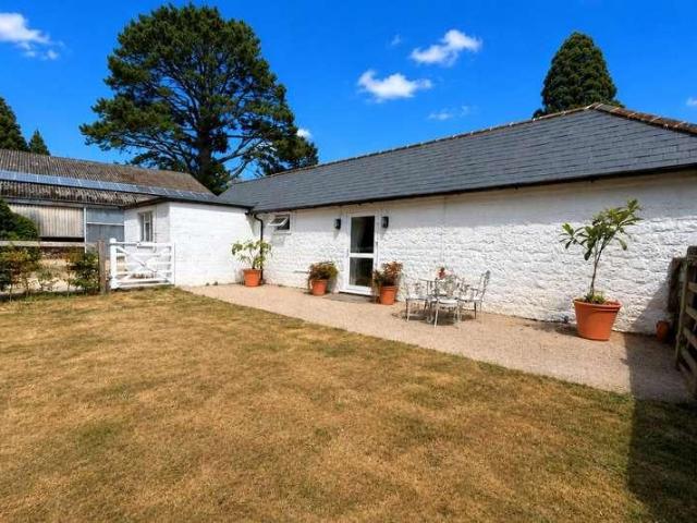 2 bed house to rent