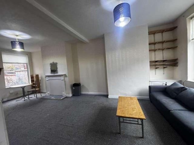 2 bed house to rent