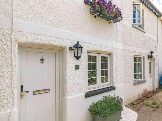 2 bed house to rent