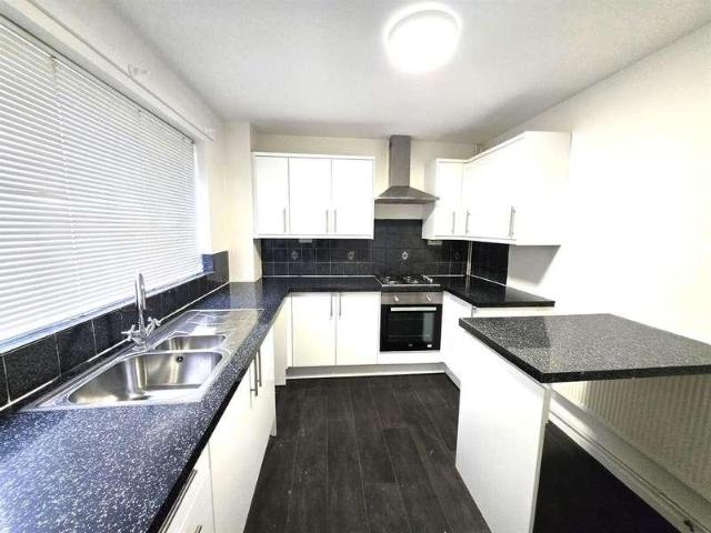2 bed house to rent