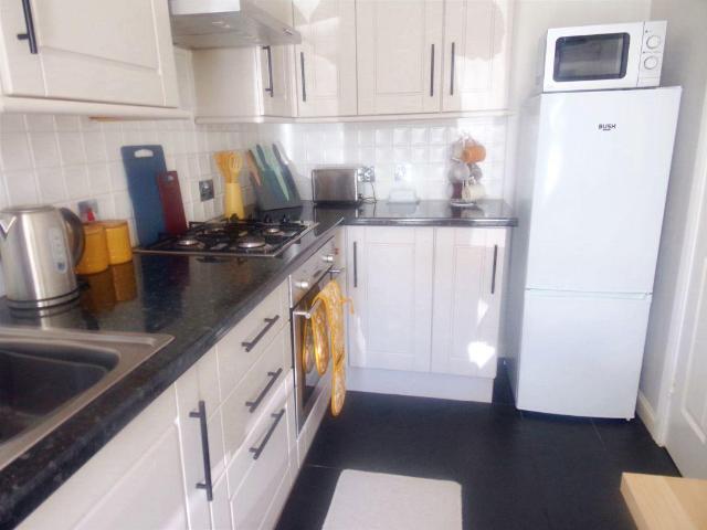2 bed house to rent