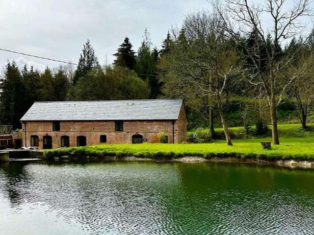 2 bed house to rent