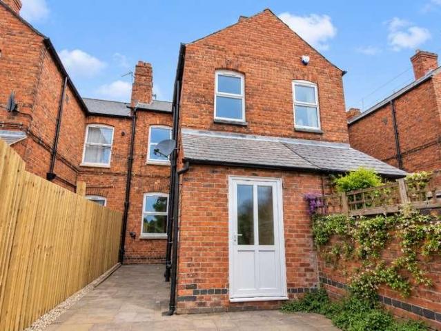2 bed house to rent