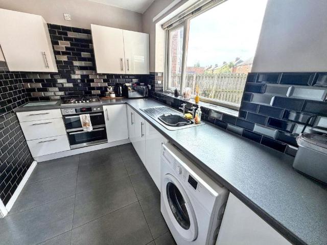 2 bed house to rent