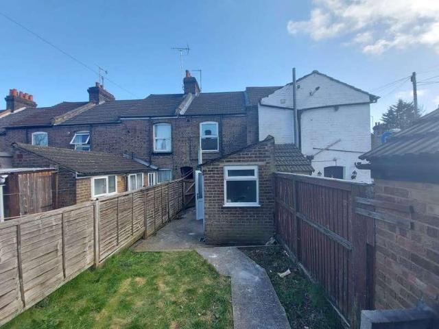 2 bed house to rent