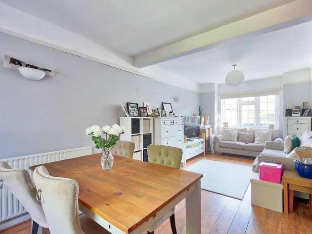 2 bed house to rent