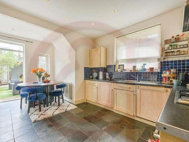 2 bed house to rent
