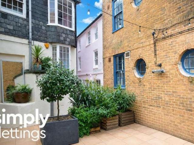 2 bed house to rent