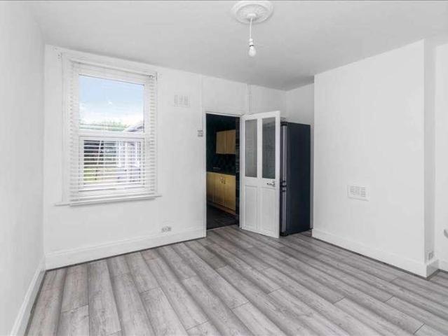 2 bed house to rent