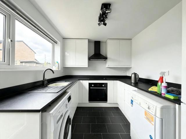 2 bed house to rent