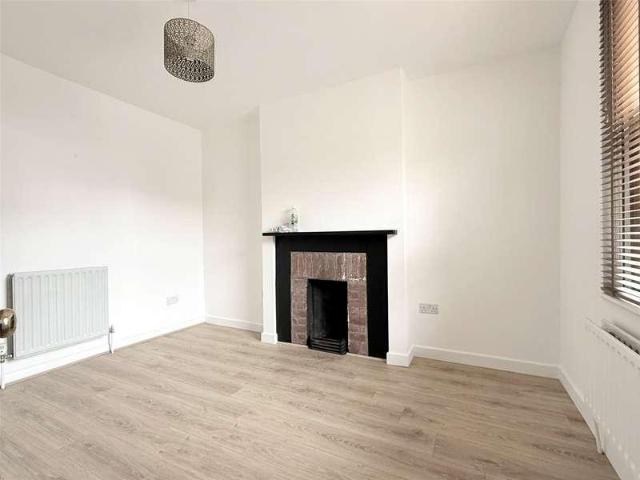 2 bed house to rent