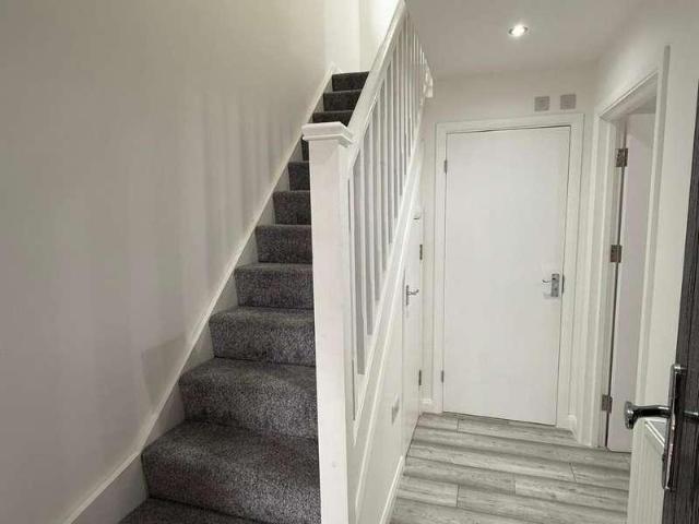 2 bed house to rent