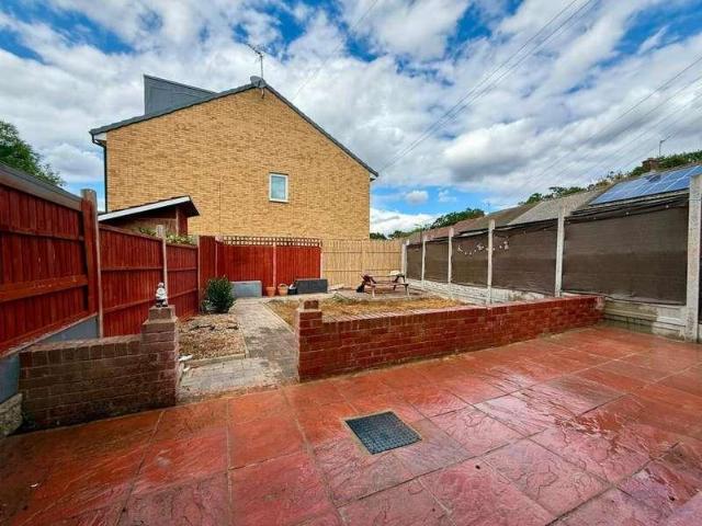 2 bed house to rent