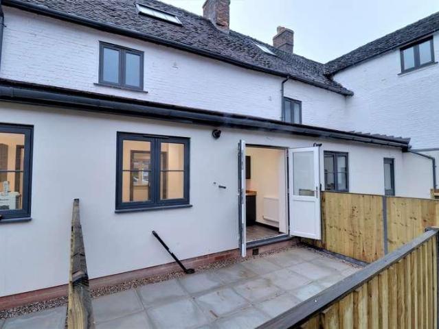 2 bed house to rent