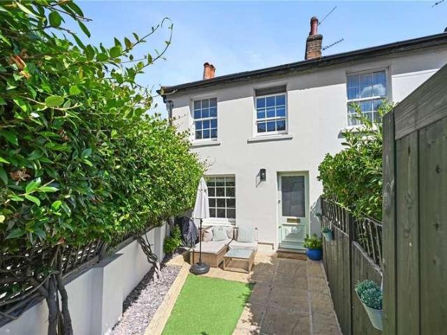 2 bed house to rent