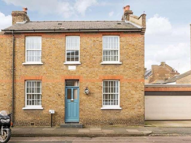 2 bed house to rent