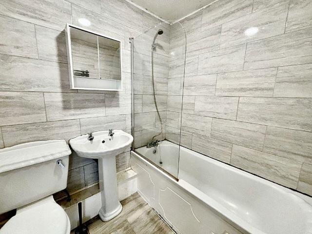 2 bed house to rent